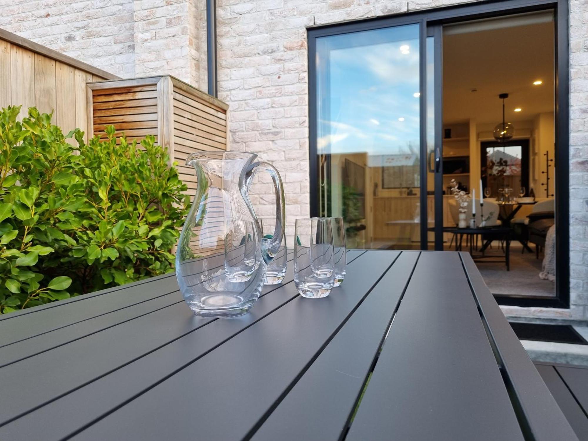 Cloud Nine Elegant Escape Awaits Lägenhet Christchurch Exteriör bild